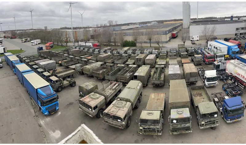 DAF YA 4X4 50 X TRUCKS FOR SALE - Truk: gambar 1 DAF YA 4X4 50 X TRUCKS FOR SALE - Truk: gambar 1