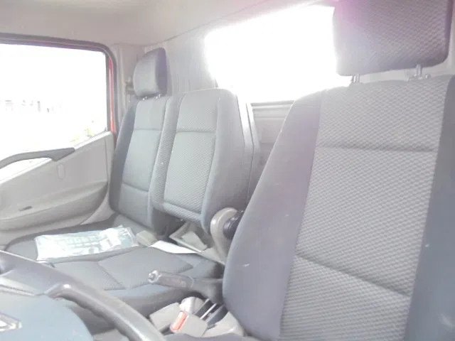 Van pengiriman Renault Maxity 120 DXI: gambar 15