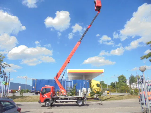 Van pengiriman Renault Maxity 120 DXI: gambar 18