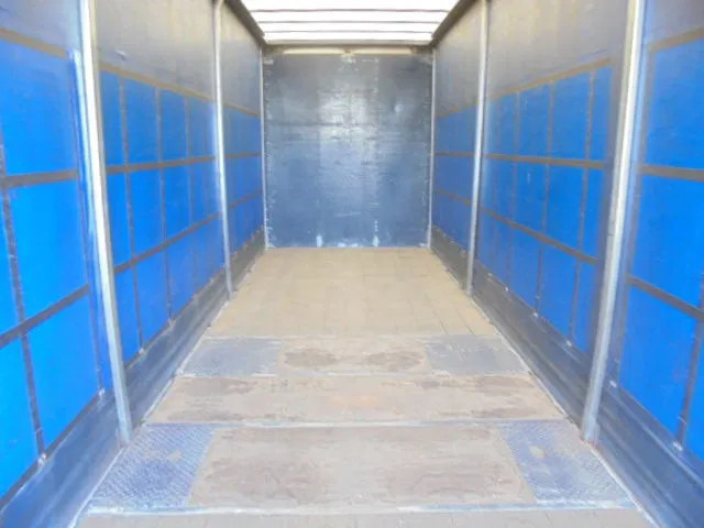 Volvo FH 460 6X2 NL TRUCK - Truk dengan terpal samping: gambar 5 Volvo FH 460 6X2 NL TRUCK - Truk dengan terpal samping: gambar 5