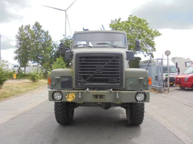Volvo N 10 6X6 L + FASSI 3X IN STOCK - Truk flatbed, Truk derek: gambar 2 Volvo N 10 6X6 L + FASSI 3X IN STOCK - Truk flatbed, Truk derek: gambar 2