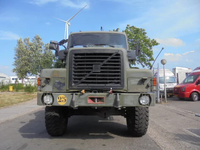 Volvo N 10 6X6 L + FASSI - Truk flatbed, Truk derek: gambar 2 Volvo N 10 6X6 L + FASSI - Truk flatbed, Truk derek: gambar 2