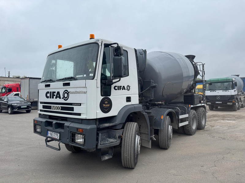 Iveco Eurotraker 340E35, cursor 8 - Truk pengaduk beton: gambar 1 Iveco Eurotraker 340E35, cursor 8 - Truk pengaduk beton: gambar 1