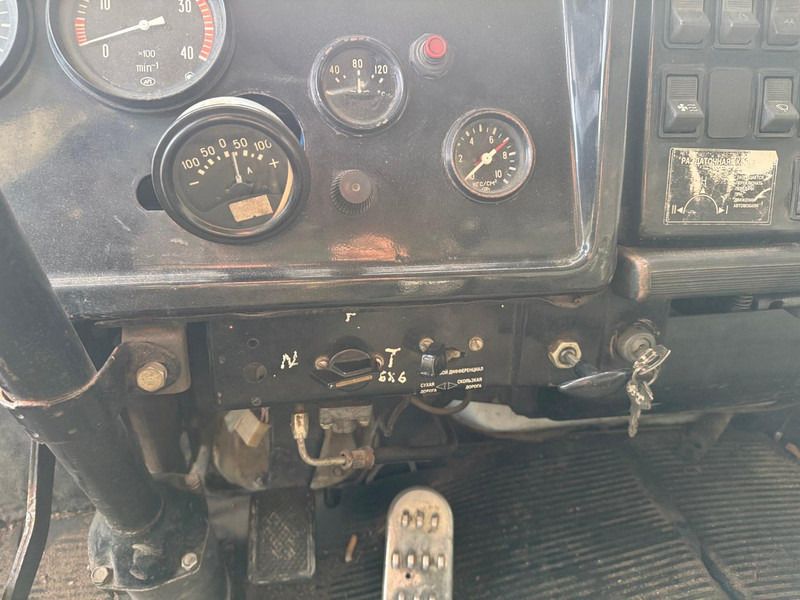 Truk logging, Truk derek untuk pengangkutan kayu Kamaz 43101, 6x6: gambar 13