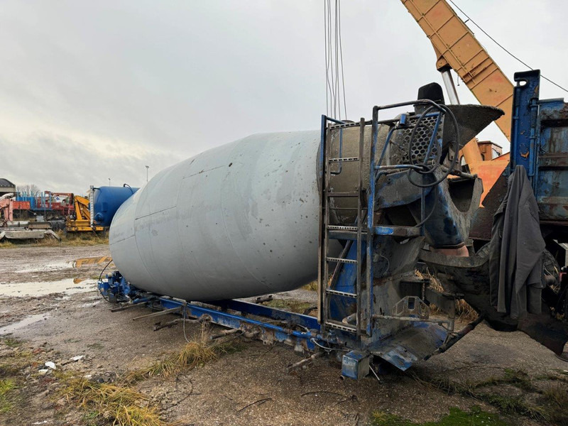 Mercedes-Benz Intermix 10 m3 - Truk pengaduk beton: gambar 5 Mercedes-Benz Intermix 10 m3 - Truk pengaduk beton: gambar 5