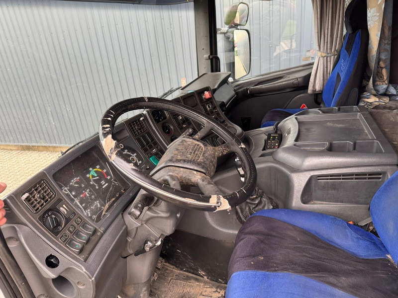 Scania P 124.360 - Truk tangki: gambar 5 Scania P 124.360 - Truk tangki: gambar 5