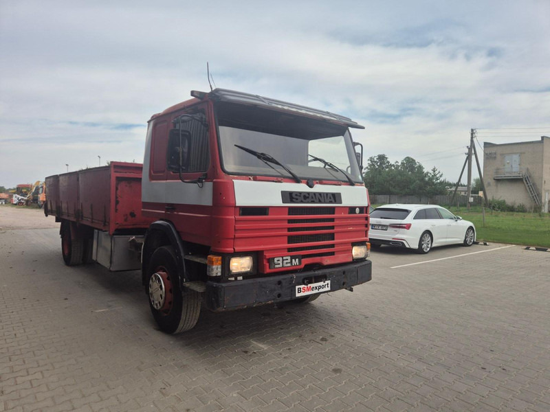 Scania P 92 M, spring-spring - Truk flatbed: gambar 2 Scania P 92 M, spring-spring - Truk flatbed: gambar 2