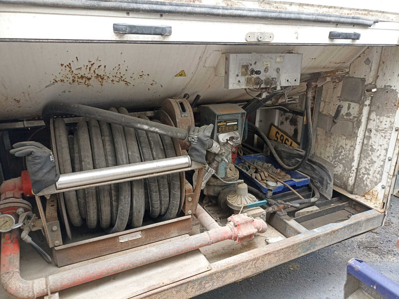 ACERBI Eurotechnika 41490 Spring-Spring. gas tank trailer - Semi-trailer: gambar 4 ACERBI Eurotechnika 41490 Spring-Spring. gas tank trailer - Semi-trailer: gambar 4