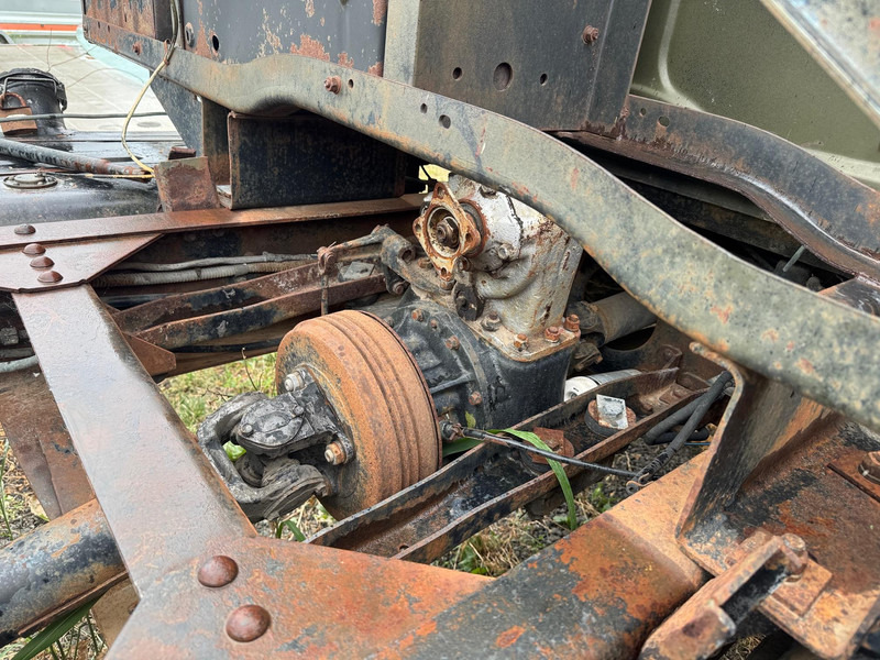 ZIL 131, 6X6 - Truk sasis: gambar 5 ZIL 131, 6X6 - Truk sasis: gambar 5