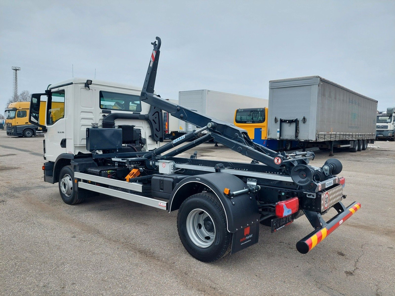 MAN TG3 TGL 12.190 BB 4x2 - Hook lift: gambar 3 MAN TG3 TGL 12.190 BB 4x2 - Hook lift: gambar 3