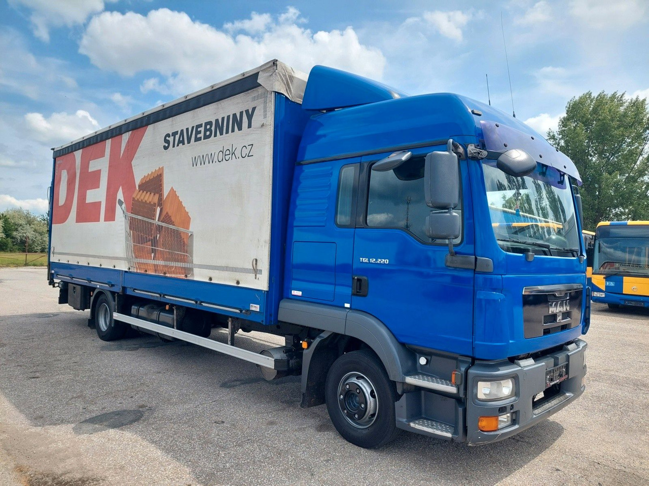 MAN TGL 12.220 4X2 BL Edscha - Truk dengan terpal samping: gambar 2 MAN TGL 12.220 4X2 BL Edscha - Truk dengan terpal samping: gambar 2