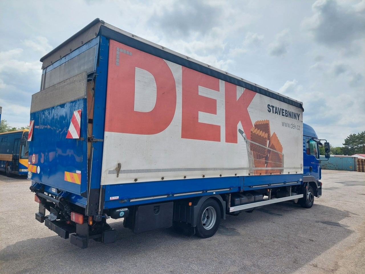 MAN TGL 12.220 4X2 BL Edscha - Truk dengan terpal samping: gambar 4 MAN TGL 12.220 4X2 BL Edscha - Truk dengan terpal samping: gambar 4