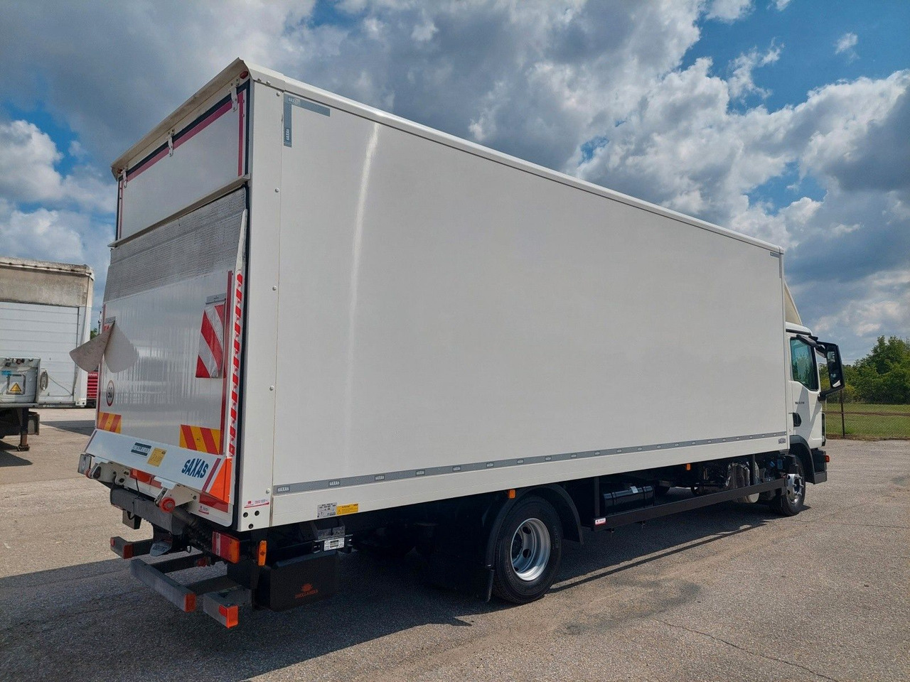 MAN TGL 12.250 BL CH 4x2 LBW 17 Palleten - Truk box: gambar 4 MAN TGL 12.250 BL CH 4x2 LBW 17 Palleten - Truk box: gambar 4