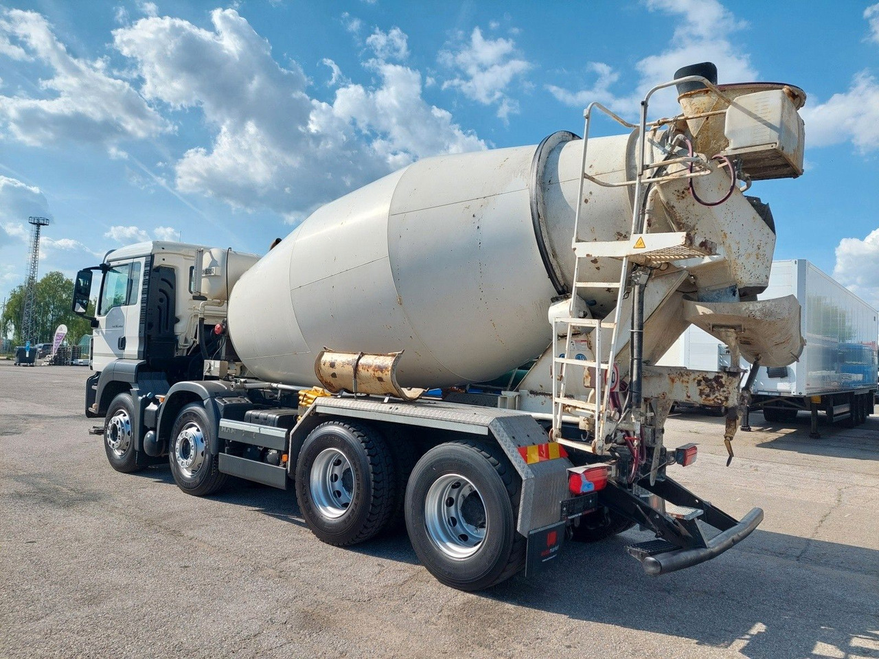 MAN TGS 32.400 8X4 BB Liebherr 9 m³ - Truk pengaduk beton: gambar 3 MAN TGS 32.400 8X4 BB Liebherr 9 m³ - Truk pengaduk beton: gambar 3