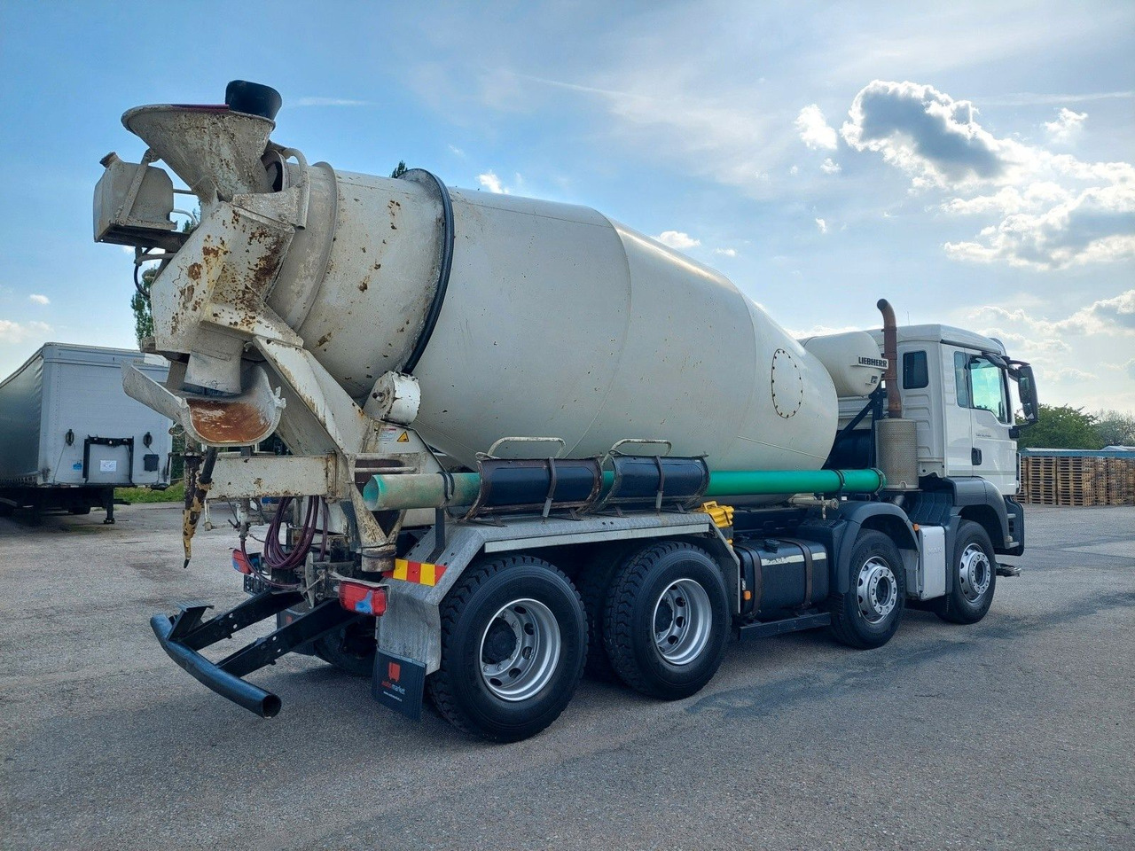 MAN TGS 32.400 8X4 BB Liebherr 9 m³ - Truk pengaduk beton: gambar 4 MAN TGS 32.400 8X4 BB Liebherr 9 m³ - Truk pengaduk beton: gambar 4