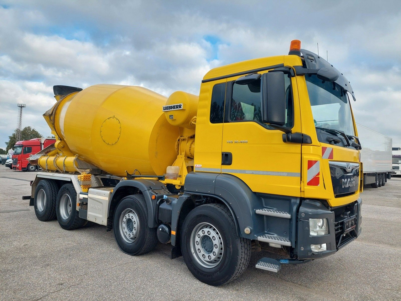 MAN TGS 32.460 8X4 BB Liebherr 9 m³ - Truk pengaduk beton: gambar 2 MAN TGS 32.460 8X4 BB Liebherr 9 m³ - Truk pengaduk beton: gambar 2