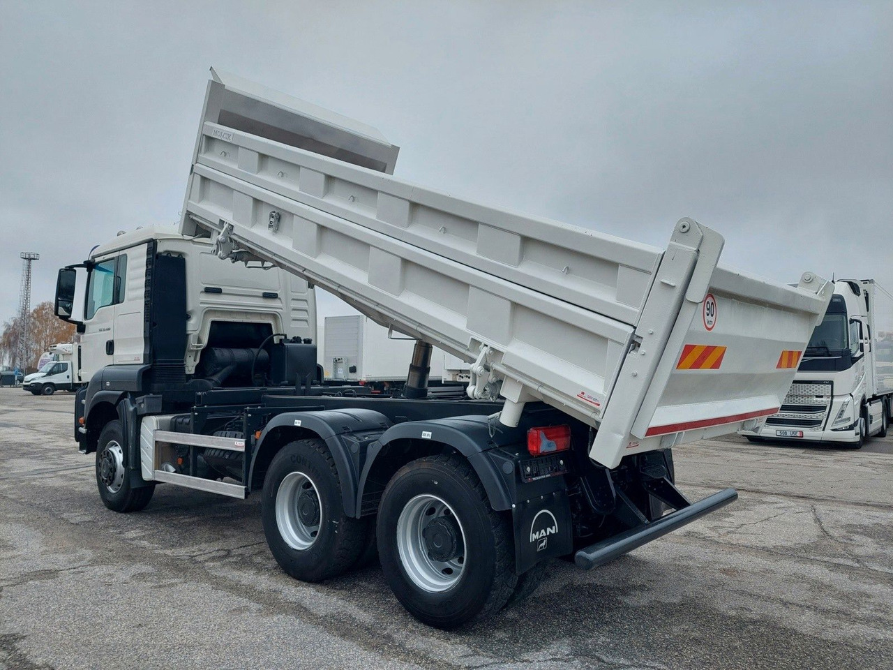 MAN TGS 33.480 6x6 BB Bordmatik - Truk jungkit: gambar 3 MAN TGS 33.480 6x6 BB Bordmatik - Truk jungkit: gambar 3