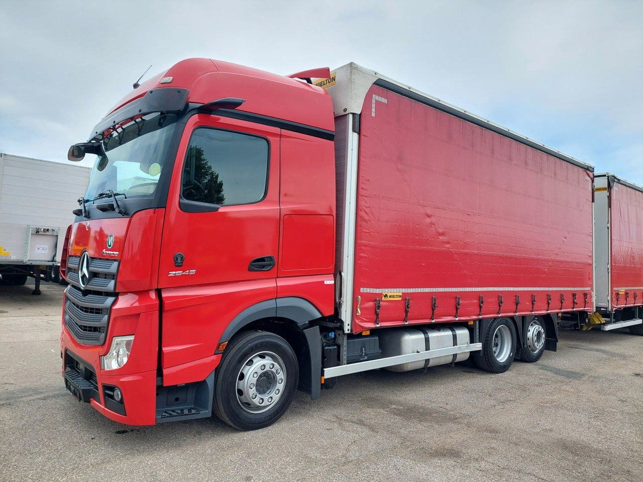 Mercedes-Benz Actros 2545 L/NR 6x2 + Wielton PC2K Durchbar - Truk dengan terpal samping: gambar 5 Mercedes-Benz Actros 2545 L/NR 6x2 + Wielton PC2K Durchbar - Truk dengan terpal samping: gambar 5