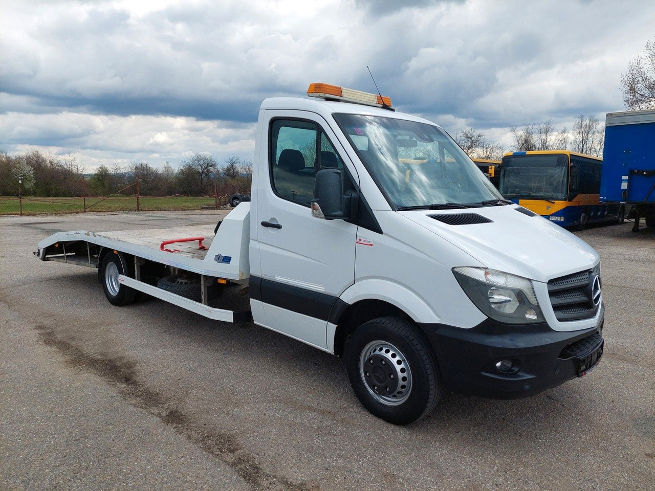 Mercedes-Benz Sprinter II 519 CDI - Truk pengangkut mobil: gambar 2 Mercedes-Benz Sprinter II 519 CDI - Truk pengangkut mobil: gambar 2