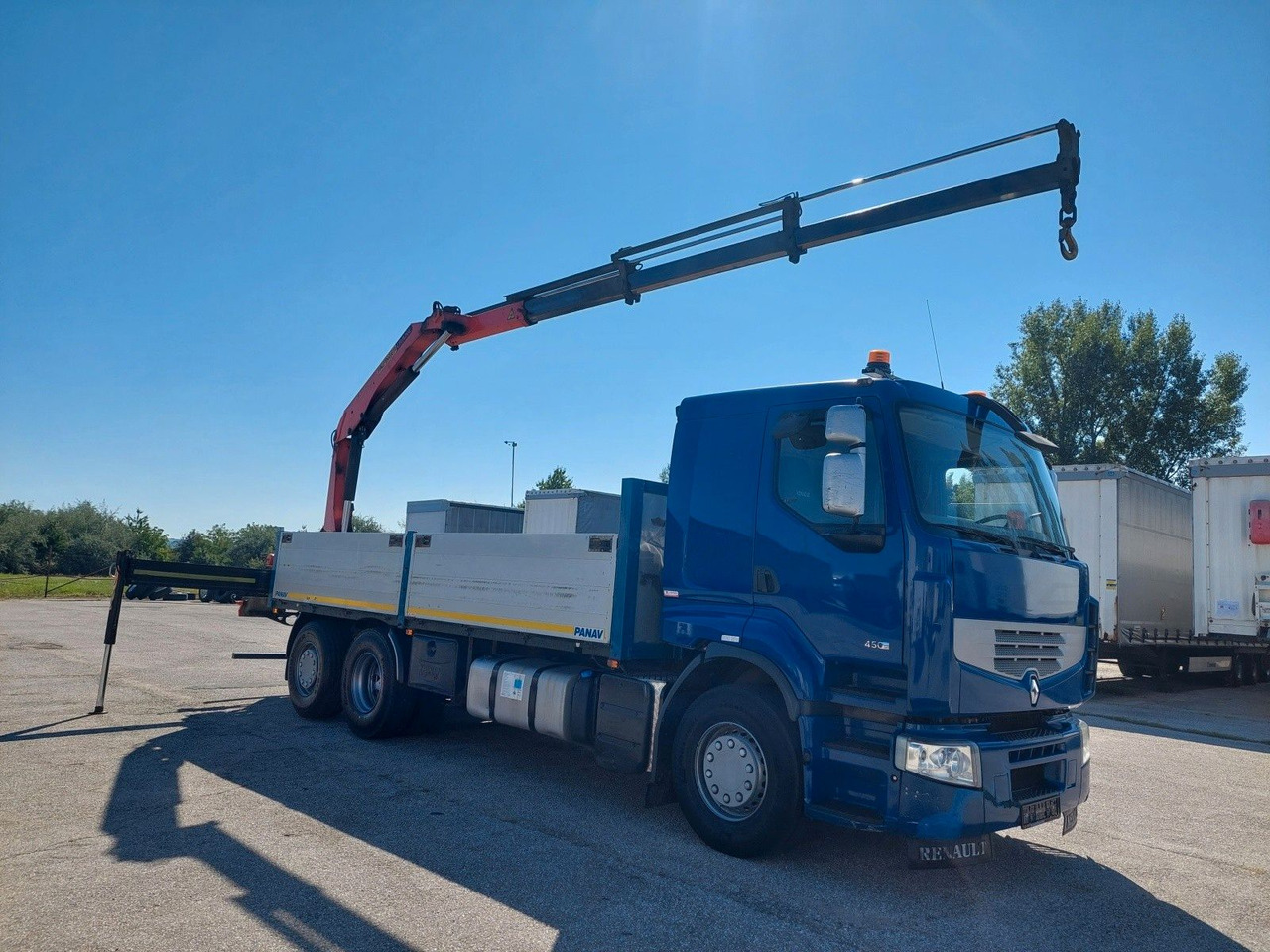 Renault Premium DXI R450.26 HR Palfinger PK 15.500 - Truk flatbed, Truk derek: gambar 2 Renault Premium DXI R450.26 HR Palfinger PK 15.500 - Truk flatbed, Truk derek: gambar 2