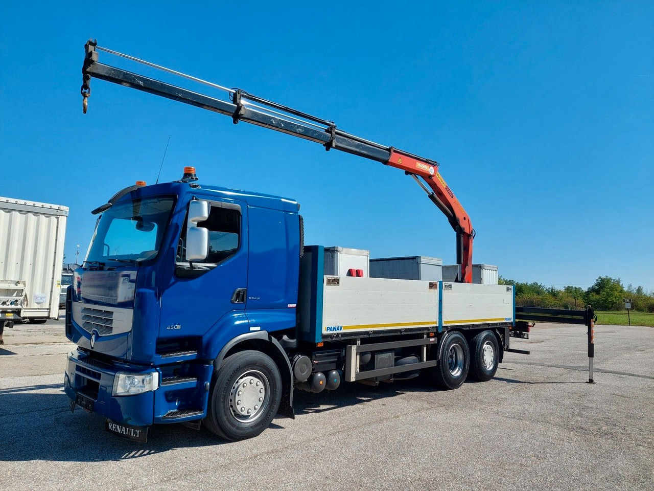 Renault Premium DXI R450.26 HR Palfinger PK 15.500 - Truk flatbed, Truk derek: gambar 1 Renault Premium DXI R450.26 HR Palfinger PK 15.500 - Truk flatbed, Truk derek: gambar 1