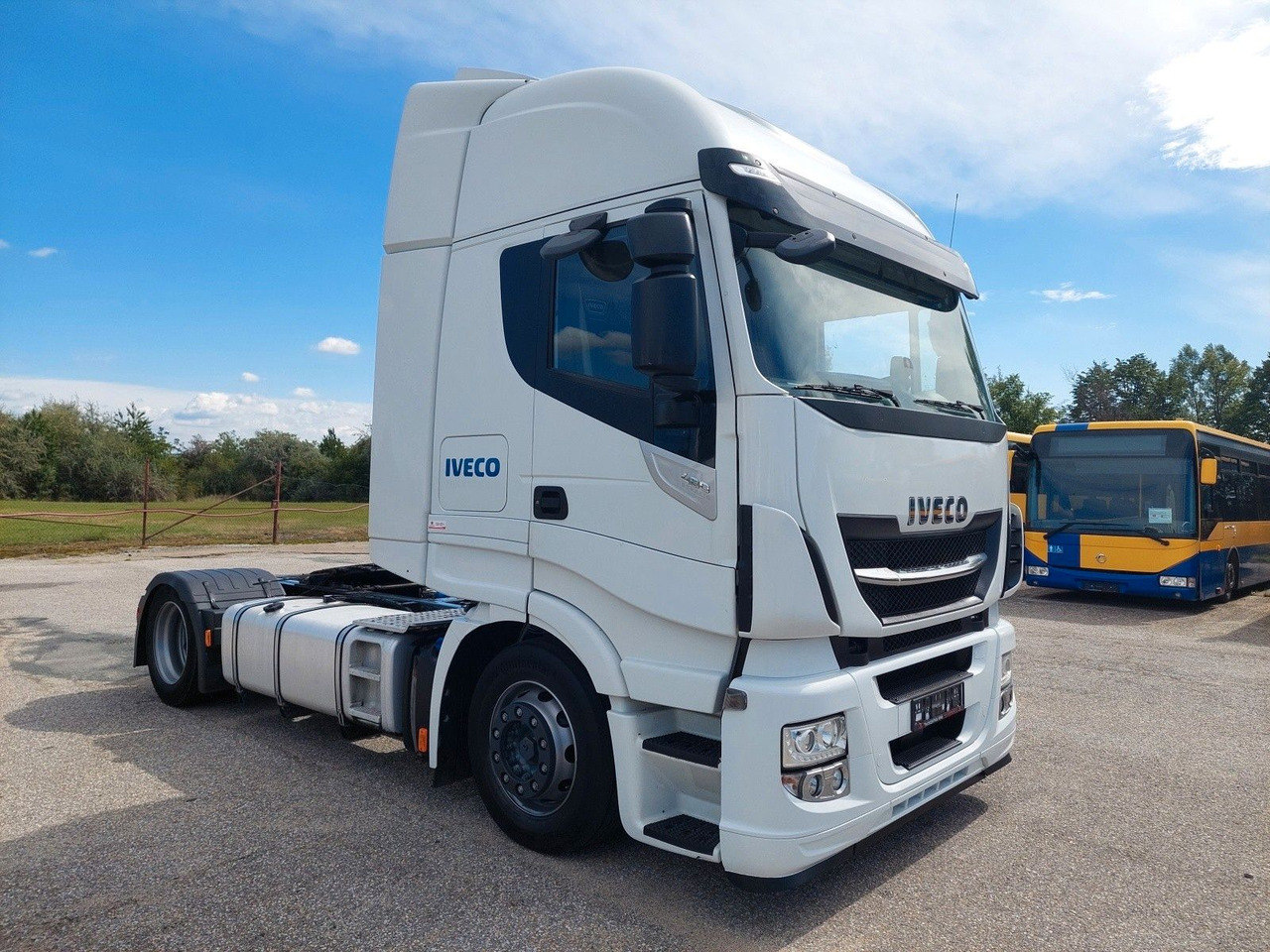 Iveco AS440ST/FP LT 4x2 - Tractor head: gambar 2 Iveco AS440ST/FP LT 4x2 - Tractor head: gambar 2