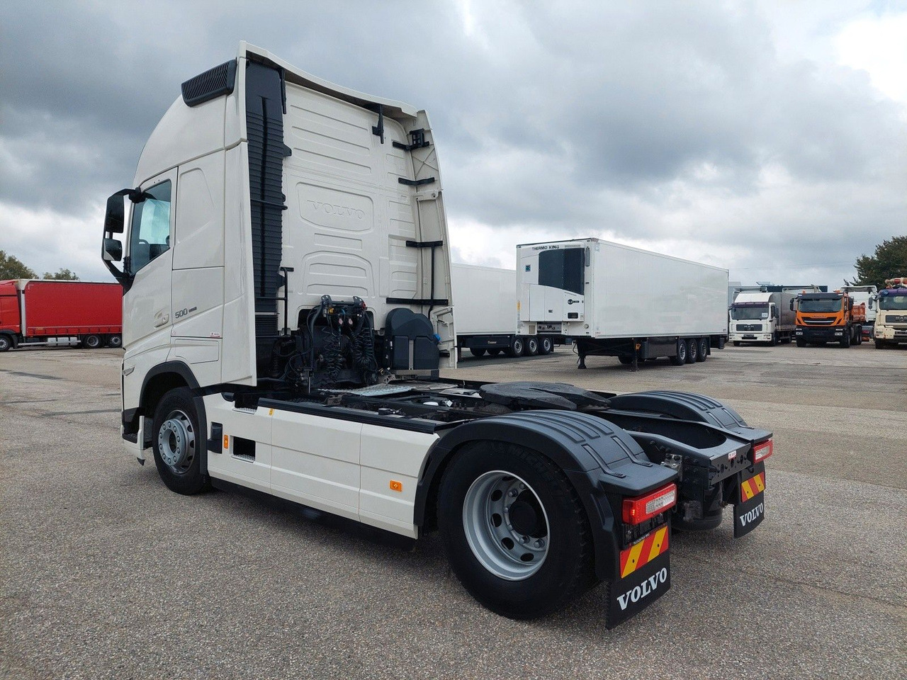Volvo FH 13 Globetrotter XL 500 - Tractor head: gambar 3 Volvo FH 13 Globetrotter XL 500 - Tractor head: gambar 3