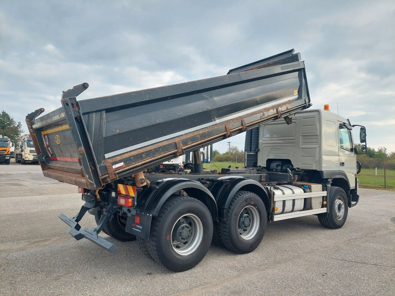 Volvo FMX 460 Meiller Bordmatik 6x4 - Truk jungkit: gambar 4 Volvo FMX 460 Meiller Bordmatik 6x4 - Truk jungkit: gambar 4