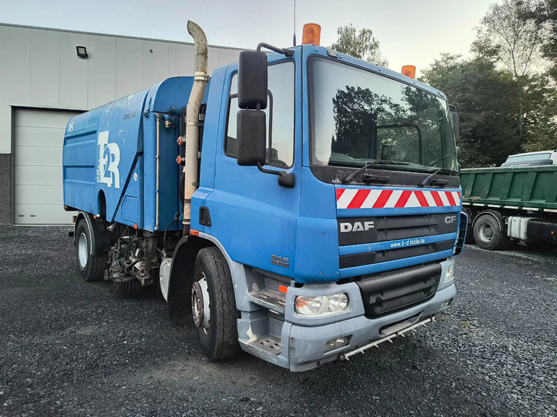 DAF CF 75.250 DRIVING CONDITION - SWEEPER NEEDS REPAIRMENT - Penyapu jalan: gambar 3 DAF CF 75.250 DRIVING CONDITION - SWEEPER NEEDS REPAIRMENT - Penyapu jalan: gambar 3