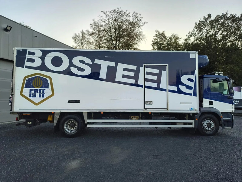 MAN TGM 18.250 2 COMPARTMENTS - 2000KG TAIL LIFT - PROBLEM COOLING UNIT - Truk berpendingin: gambar 4 MAN TGM 18.250 2 COMPARTMENTS - 2000KG TAIL LIFT - PROBLEM COOLING UNIT - Truk berpendingin: gambar 4