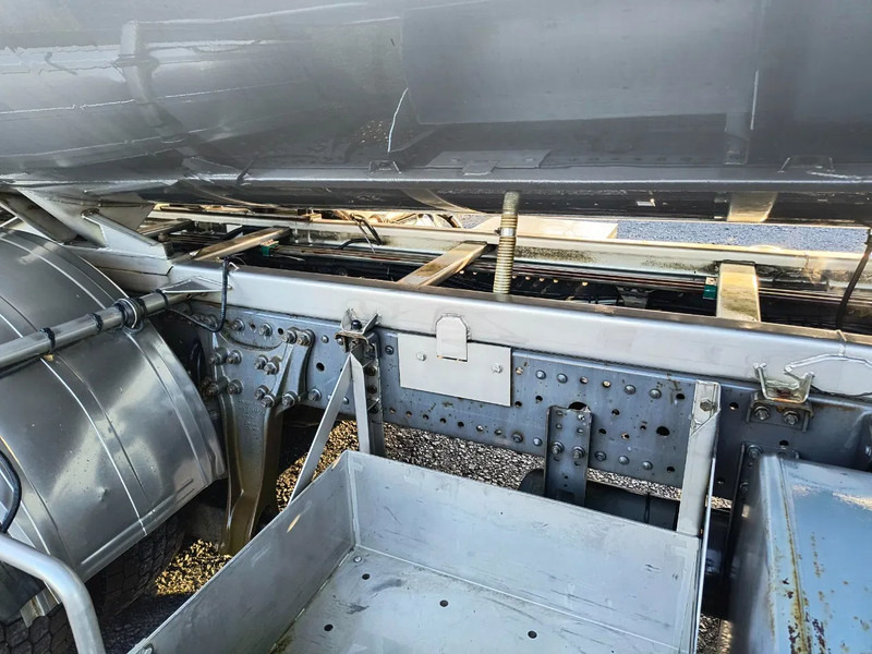 Leasing Mercedes-Benz Actros 2536 15500L INSULATED INOX TANK - 1 COMP Mercedes-Benz Actros 2536 15500L INSULATED INOX TANK - 1 COMP: gambar 14