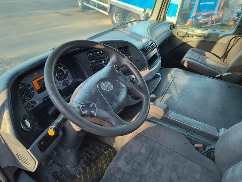 Interior photo 1: Leasing Mercedes-Benz Actros 2536 15500L INSULATED INOX TANK - 1 COMP Mercedes-Benz Actros 2536 15500L INSULATED INOX TANK - 1 COMP