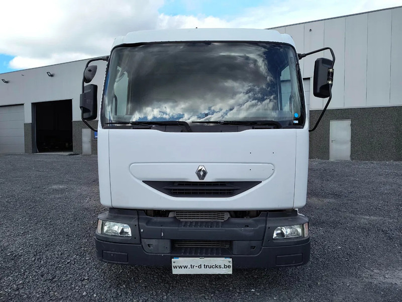 Renault Midlum 220 8000L FUEL / CARBURANT TANK - 3 COMP/ A LAMES - Truk tangki: gambar 2 Renault Midlum 220 8000L FUEL / CARBURANT TANK - 3 COMP/ A LAMES - Truk tangki: gambar 2