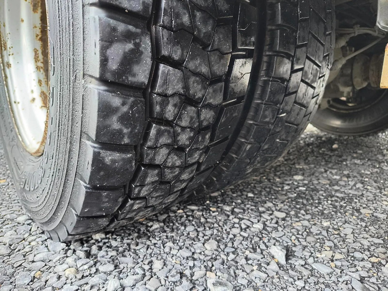 Truk Iveco EuroCargo 120 E18 + COMET 151TAL (15 m): gambar 11