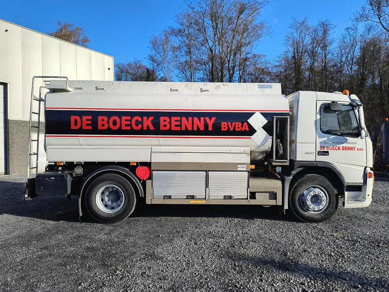Volvo FM 300 14000L FUEL/CARBURANT - 4 COMP - Truk tangki: gambar 4 Volvo FM 300 14000L FUEL/CARBURANT - 4 COMP - Truk tangki: gambar 4