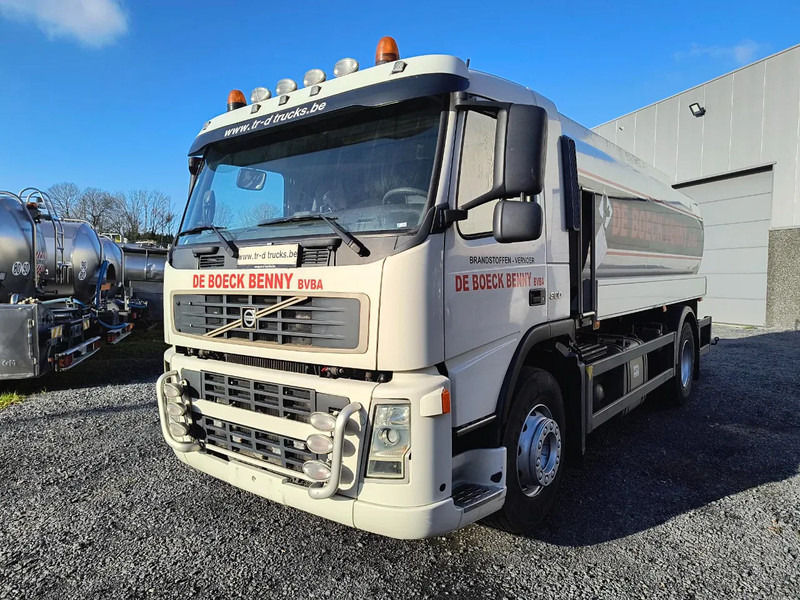 Volvo FM 300 14000L FUEL/CARBURANT - 4 COMP - Truk tangki: gambar 1 Volvo FM 300 14000L FUEL/CARBURANT - 4 COMP - Truk tangki: gambar 1