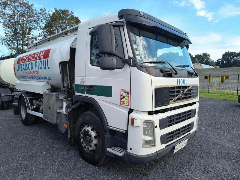 Volvo FM 440 13000L FUEL / CARBURANT - 4 COMP - Truk tangki: gambar 3 Volvo FM 440 13000L FUEL / CARBURANT - 4 COMP - Truk tangki: gambar 3