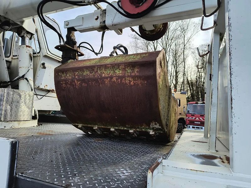 Truk derek Volvo NL12 420 6x4 CRANE 60T/M - VIDEOS AVAILABLE: gambar 12 Truk derek Volvo NL12 420 6x4 CRANE 60T/M - VIDEOS AVAILABLE: gambar 12