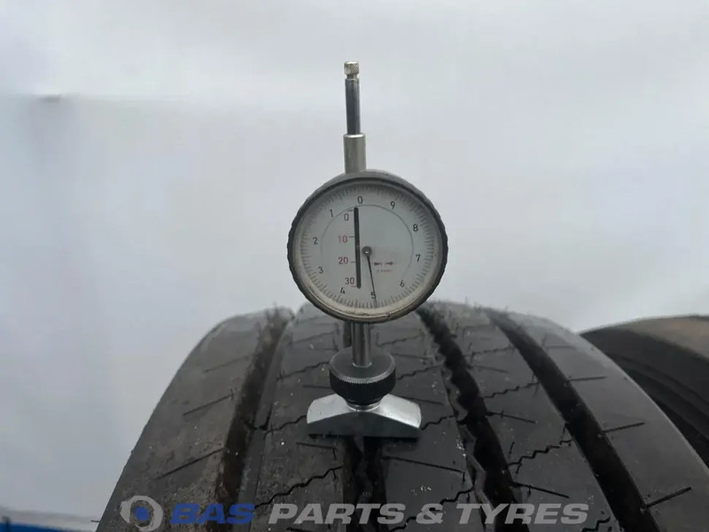 BARUM Barum 315/70R22.5 BF200 R 156/150 M+S 3PMSF gebruikte set - Ban untuk Truk: gambar 3 BARUM Barum 315/70R22.5 BF200 R 156/150 M+S 3PMSF gebruikte set - Ban untuk Truk: gambar 3