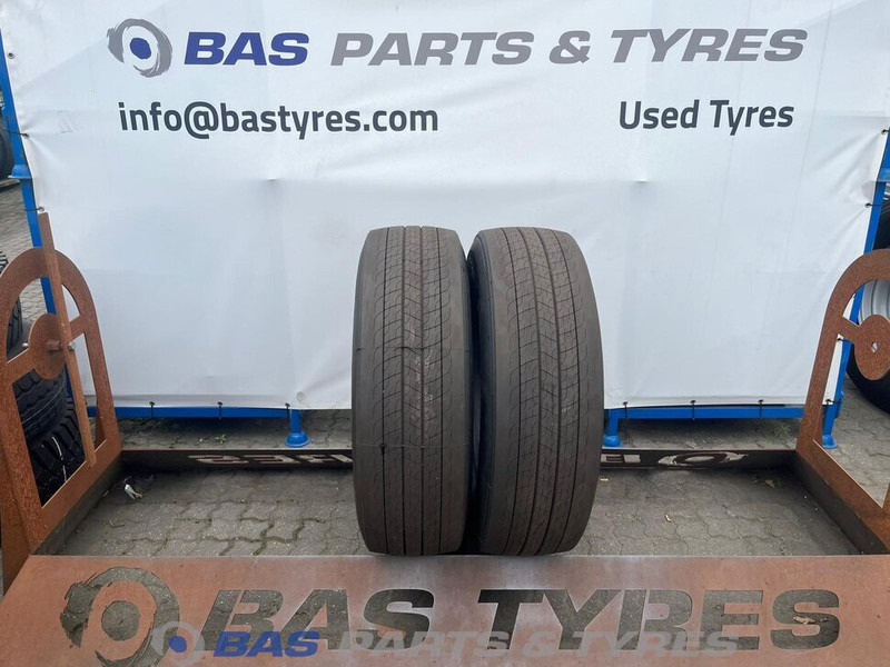 Continental Continental 315/70R22.5 EfficientPro HS5 156/150 M+S 3PMSF gebruikte set - Ban untuk Truk: gambar 1 Continental Continental 315/70R22.5 EfficientPro HS5 156/150 M+S 3PMSF gebruikte set - Ban untuk Truk: gambar 1