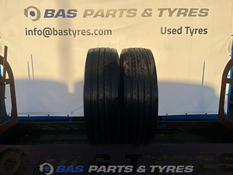 Continental Continental 315/70R22.5 Hybrid HS3+ 156/150 M+S 3PMSF gebruikte set - Ban untuk Truk: gambar 1 Continental Continental 315/70R22.5 Hybrid HS3+ 156/150 M+S 3PMSF gebruikte set - Ban untuk Truk: gambar 1