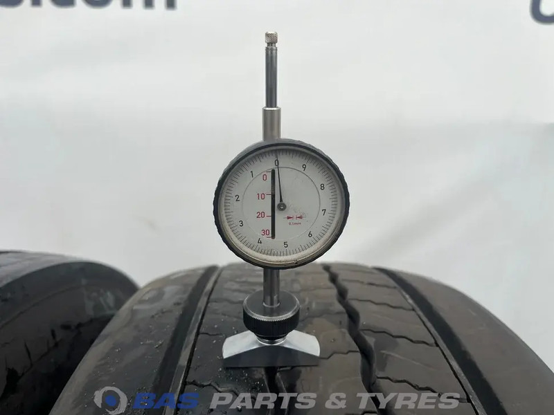 Continental Continental 315/70R22.5 Hybrid HS5 156/150 M+S 3PMSF gebruikte set - Ban untuk Truk: gambar 3 Continental Continental 315/70R22.5 Hybrid HS5 156/150 M+S 3PMSF gebruikte set - Ban untuk Truk: gambar 3