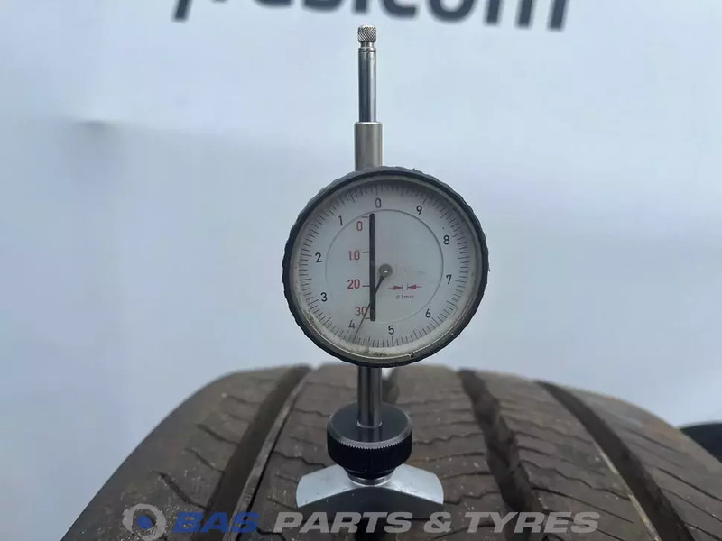 Continental Continental 315/70R22.5 Hybrid HS5 156/150 M+S 3PMSF gebruikte set - Ban untuk Truk: gambar 3 Continental Continental 315/70R22.5 Hybrid HS5 156/150 M+S 3PMSF gebruikte set - Ban untuk Truk: gambar 3