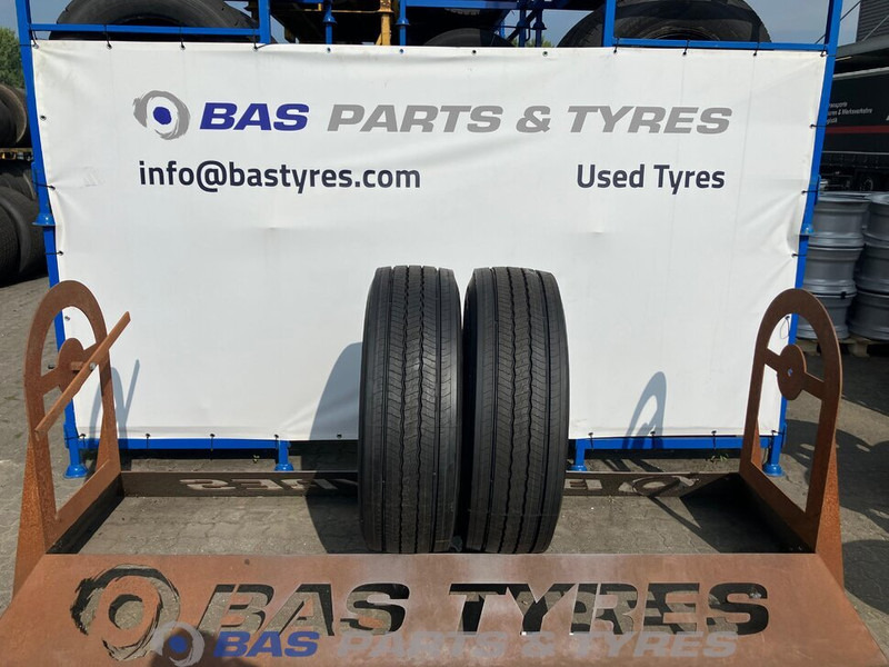 Continental Continental 315/70R22.5 Universeel 154/150 M+S 3PMSF gebruikte set - Ban untuk Truk: gambar 1 Continental Continental 315/70R22.5 Universeel 154/150 M+S 3PMSF gebruikte set - Ban untuk Truk: gambar 1