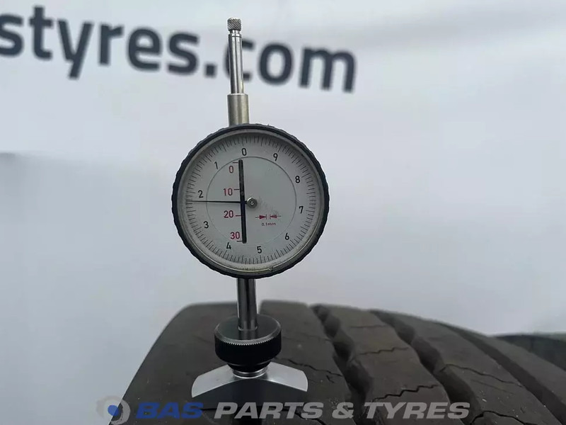 Continental Continental 315/80R22.5 Hybrid HS5 156/150 M+S 3PMSF gebruikte set - Ban untuk Truk: gambar 3 Continental Continental 315/80R22.5 Hybrid HS5 156/150 M+S 3PMSF gebruikte set - Ban untuk Truk: gambar 3