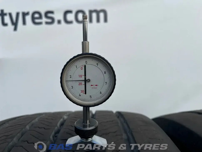 Continental Continental 385/55R22.5 Hybrid HS3 160 K M+S 3PMSF gebruikte set - Ban untuk Truk: gambar 3 Continental Continental 385/55R22.5 Hybrid HS3 160 K M+S 3PMSF gebruikte set - Ban untuk Truk: gambar 3