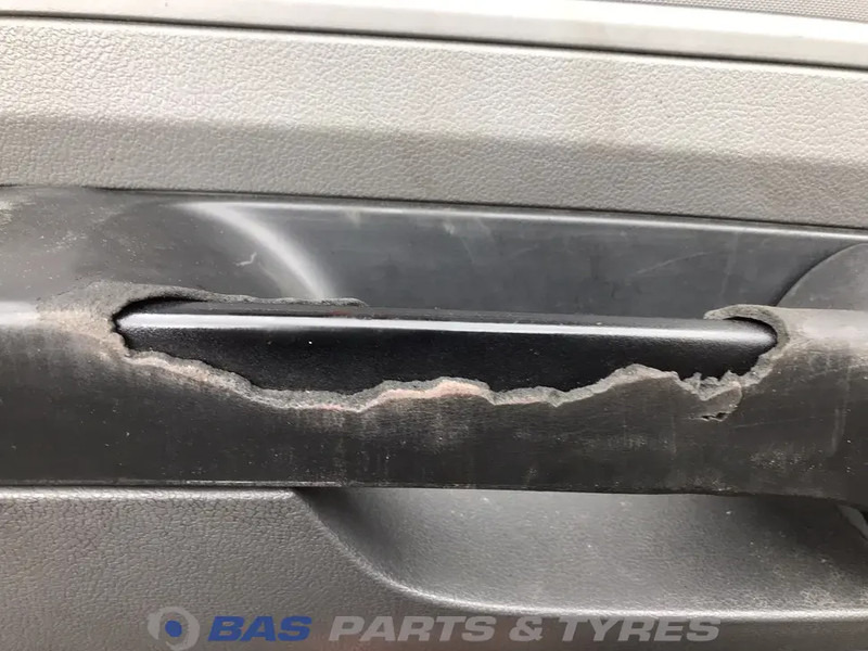 DAF CF Euro 6 - Pintu dan bagian untuk Truk: gambar 3 DAF CF Euro 6 - Pintu dan bagian untuk Truk: gambar 3