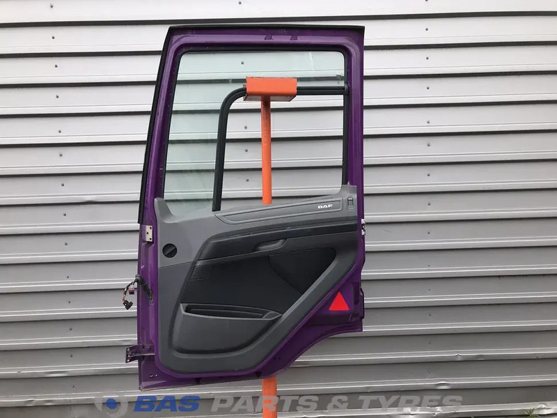 DAF CF Euro 6 - Pintu dan bagian untuk Truk: gambar 2 DAF CF Euro 6 - Pintu dan bagian untuk Truk: gambar 2