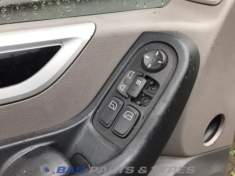 DAF XF106 Portier Links DAF 1881862 - Pintu dan bagian untuk Truk: gambar 3 DAF XF106 Portier Links DAF 1881862 - Pintu dan bagian untuk Truk: gambar 3