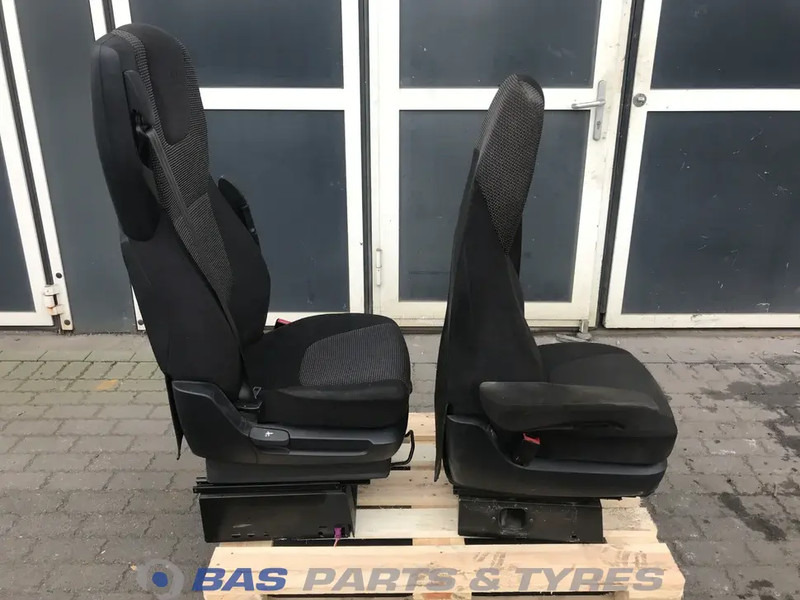 DAF XF106 Stoelen set DAF 1978966 - Tempat duduk untuk Truk: gambar 4 DAF XF106 Stoelen set DAF 1978966 - Tempat duduk untuk Truk: gambar 4